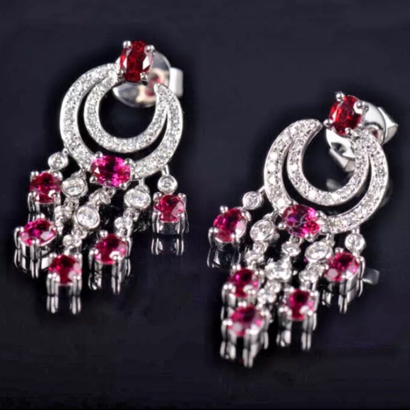 Sold! Gorgeous Natural 4Ct Ruby and 1.85 CT Diamonds on 14k. 5.2 g. 1.25 “ - Picture 7 of 9